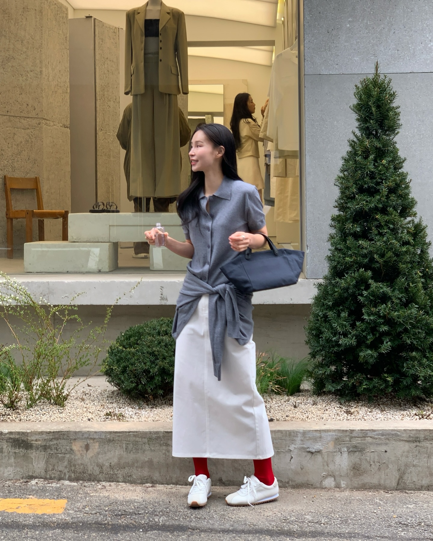 벚꽃 나들이룩은 롱스커트로🌸 이미지6