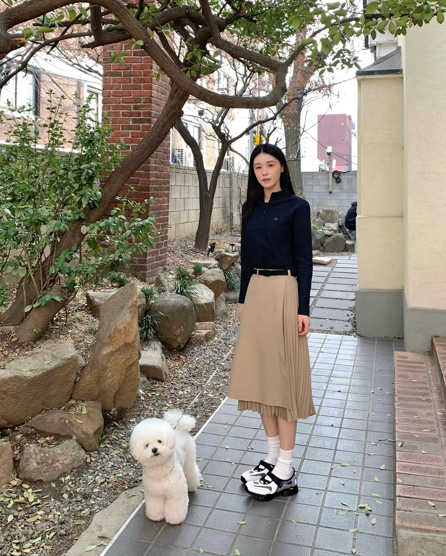 벚꽃 나들이룩은 롱스커트로🌸 이미지3