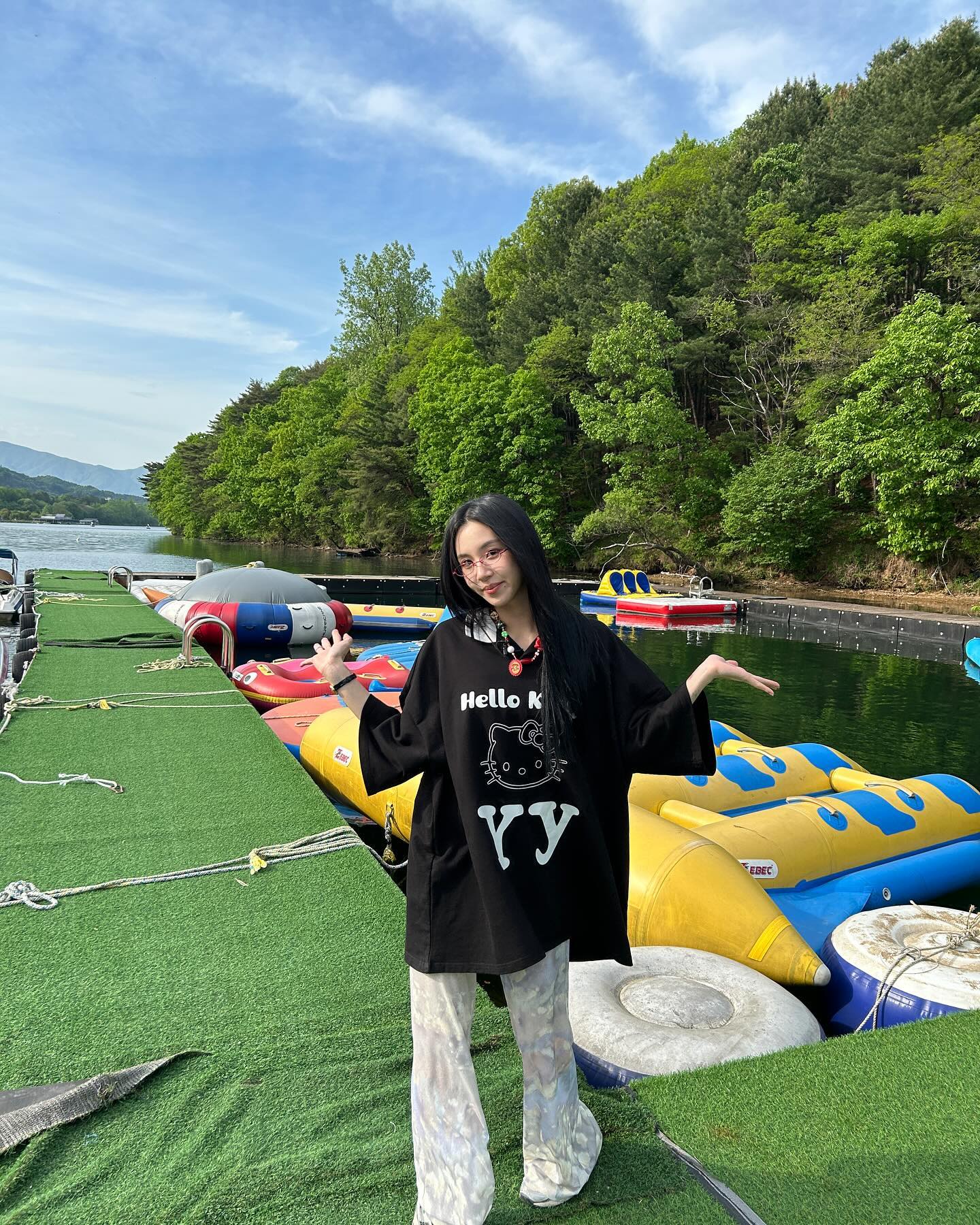 슬슬 준비하는👚프린팅 반팔티
과하지 않은 프린팅으로 포인트 주기✔️ 이미지5