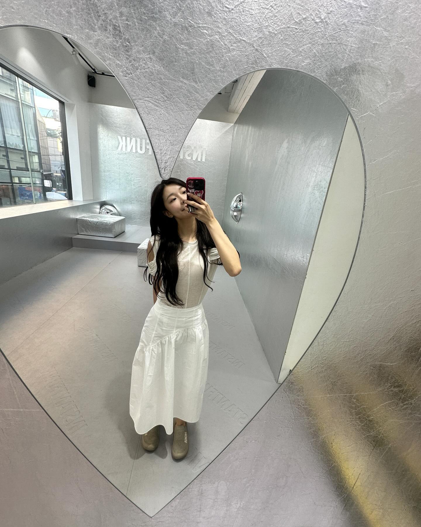 쨍쨍한 날씨엔 화이트롱스커트🤍☁️ 이미지4