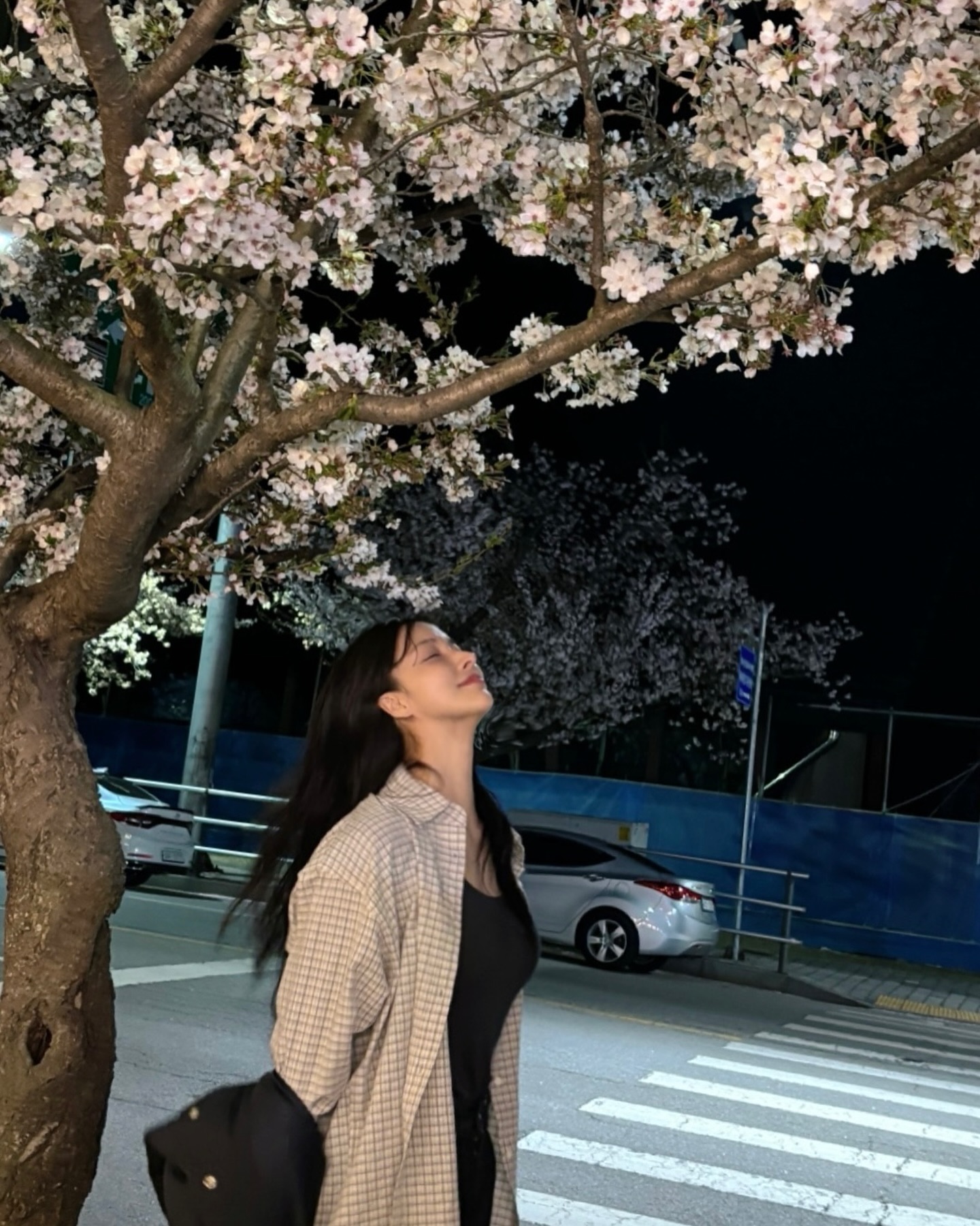 이제 셔츠는 아우터로🤎
봄,여름 아우터를 대신하는 셔츠 스타일링👔 이미지5