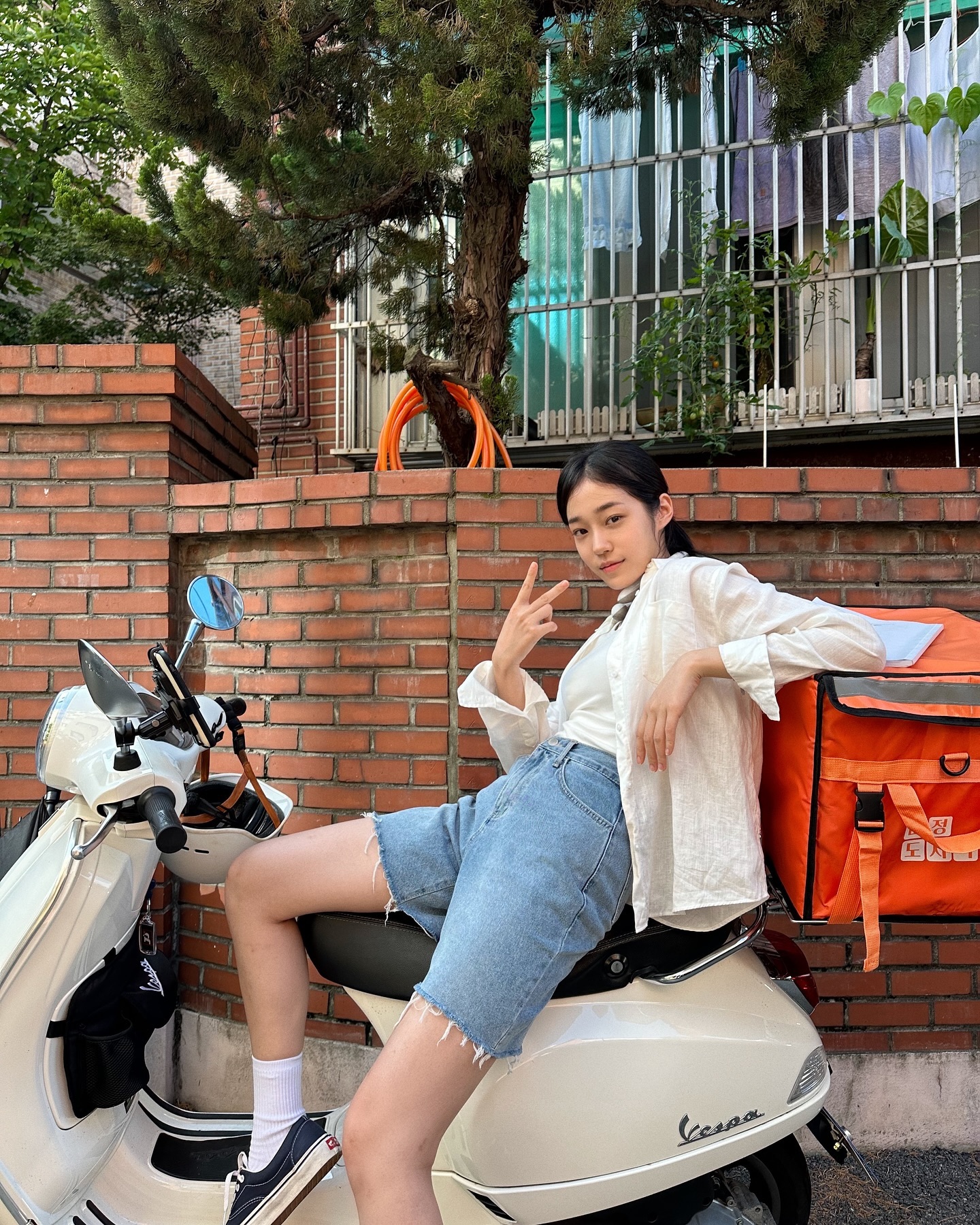 화이트 셔츠 분위기 내기🤍
여행, 일상에서 여리여리 무드 장착 필수템 이미지