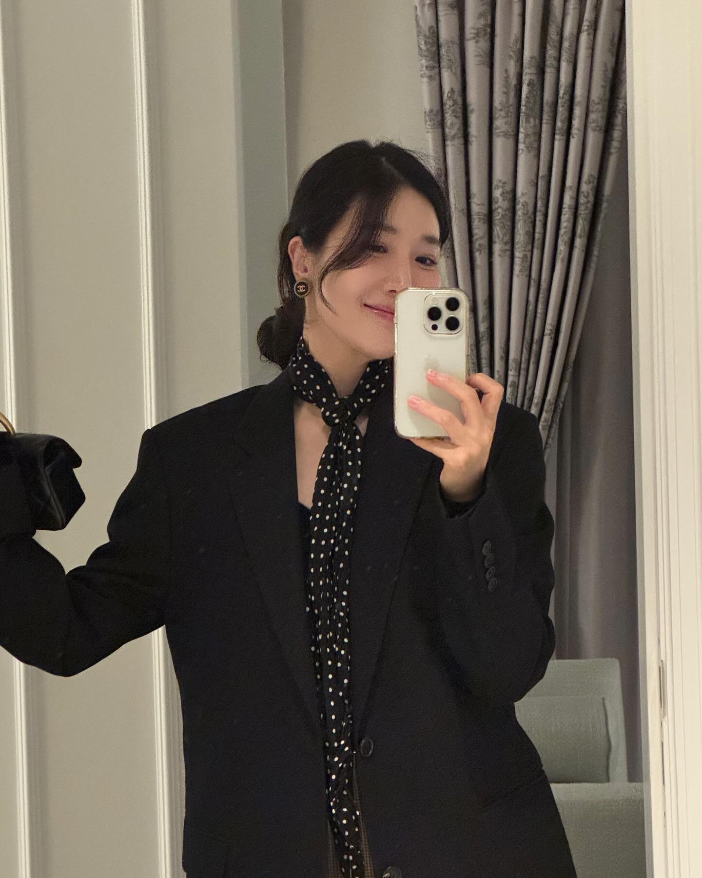 지금 하기 딱🖤간절기 스카프 코디 이미지