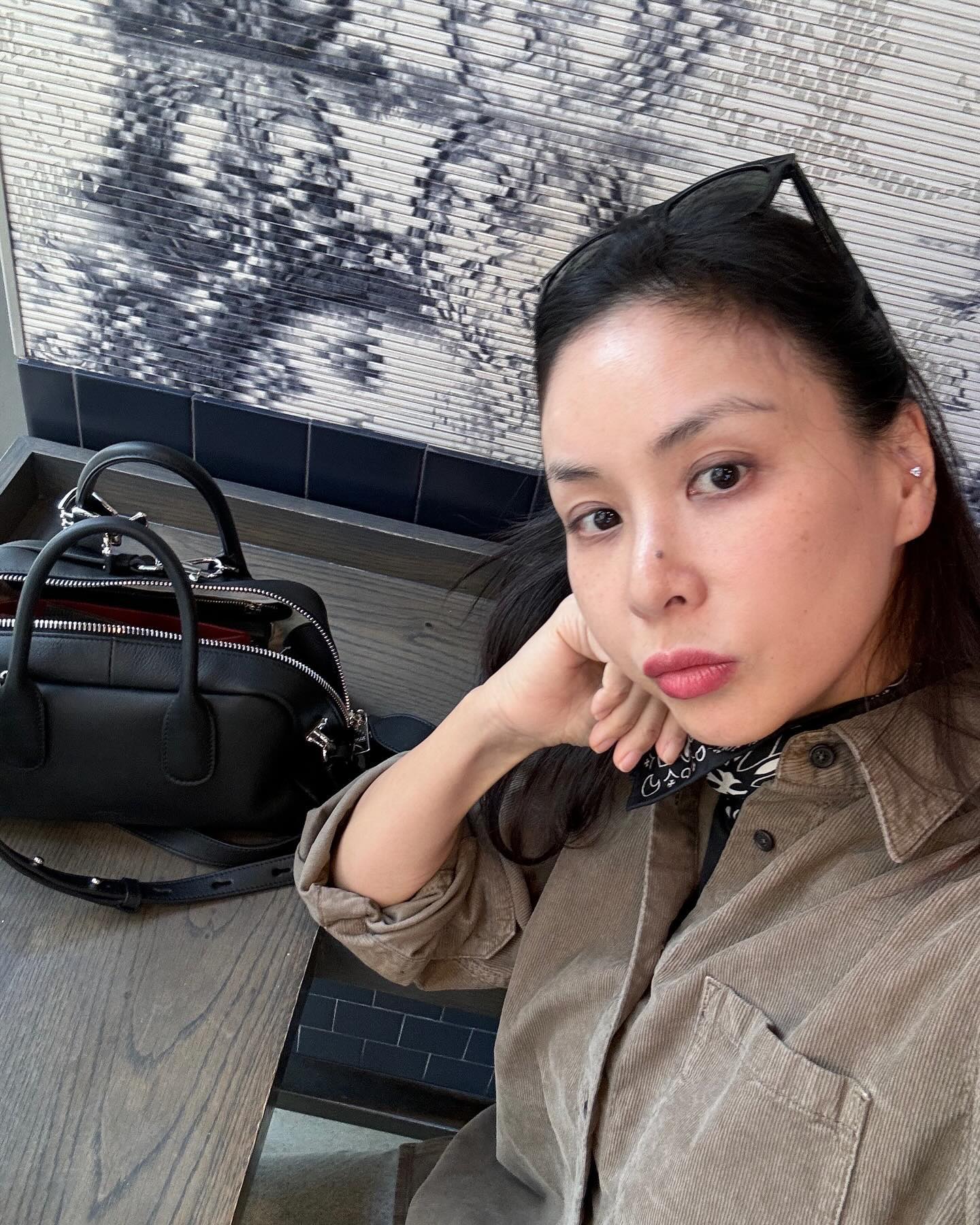 지금 하기 딱🖤간절기 스카프 코디 이미지5