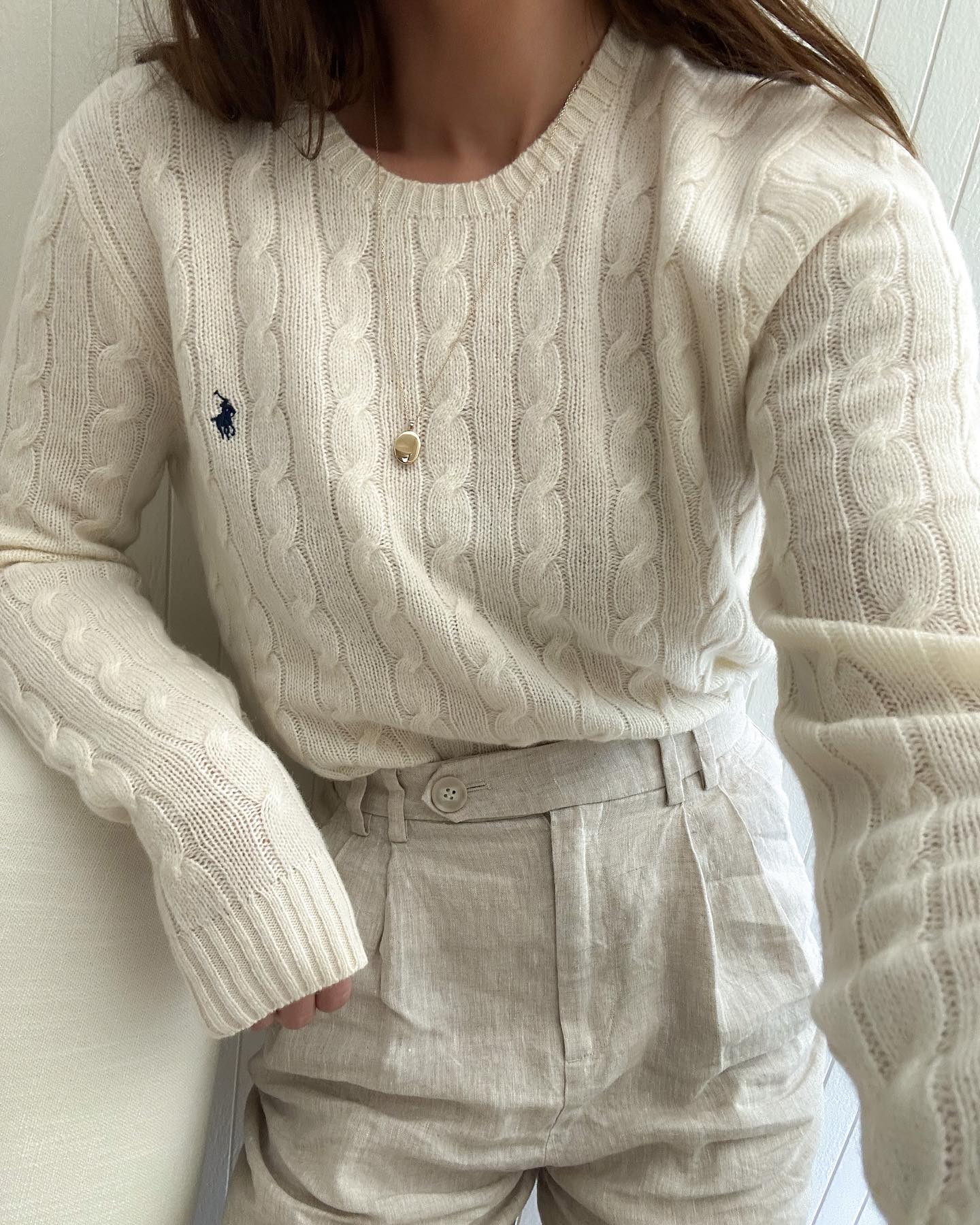 어떻게 입어도 예쁜 폴로니트🧶
긴팔, 반팔, 조끼 어디에서든 짙게 묻어나는 클래식 무드 이미지