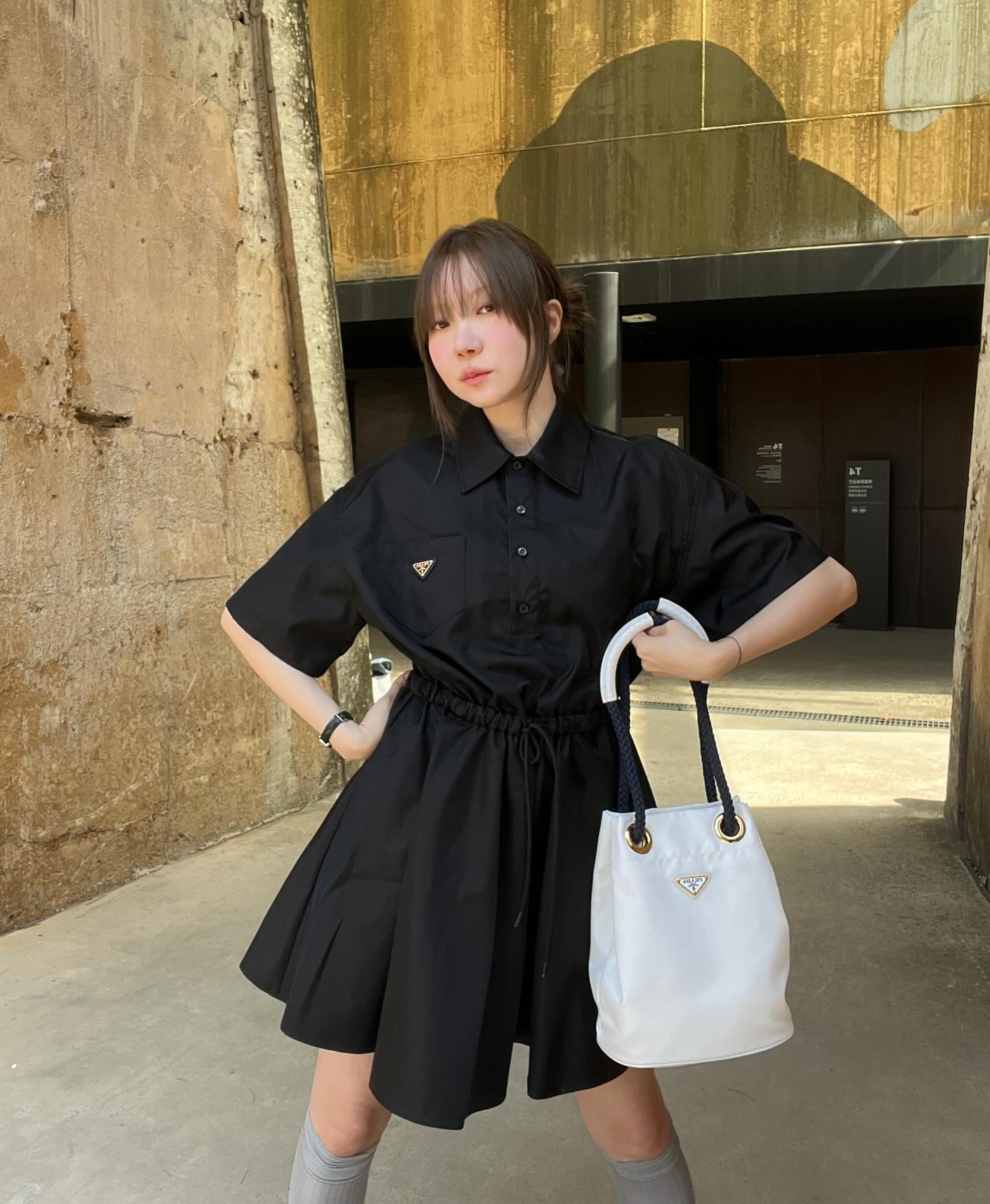 세련된 블랙 하객룩🖤
블랙 원피스 하나면 코디 끝✨ 이미지5