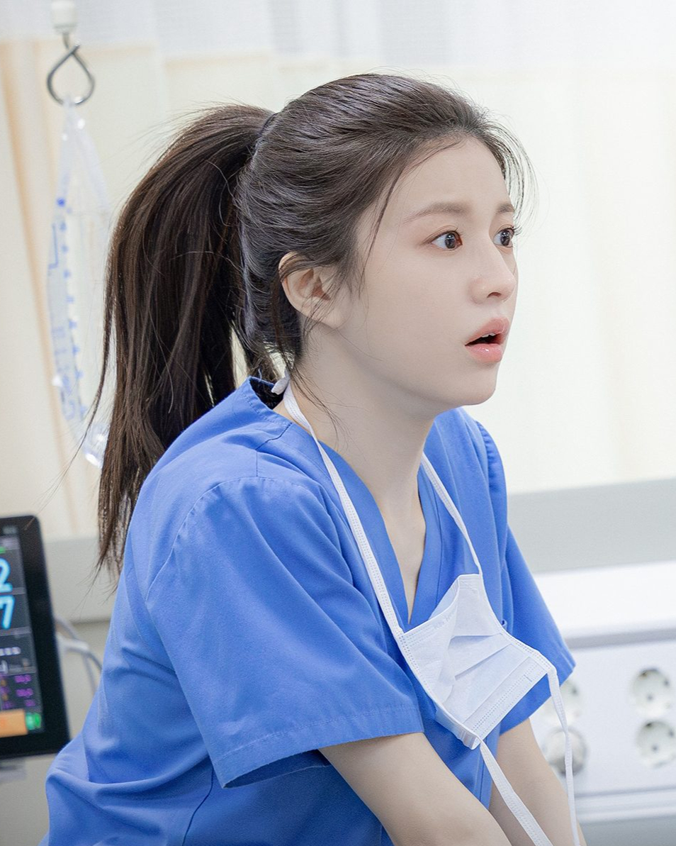 언슬전 속 비현실적인 고윤정 미모
이 언니 머리숱까지 타고났네..✨ 이미지7
