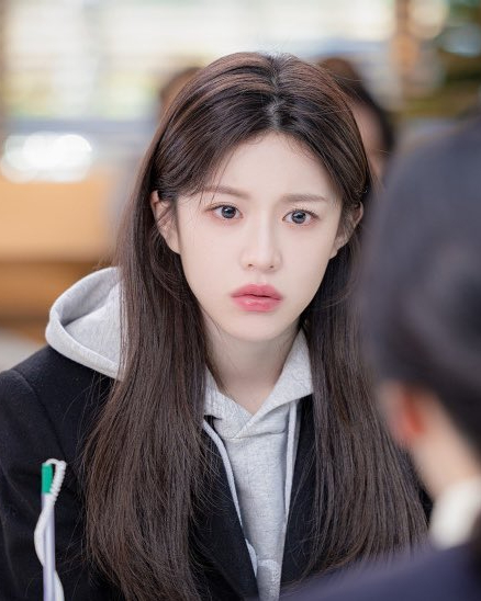언슬전 속 비현실적인 고윤정 미모
이 언니 머리숱까지 타고났네..✨ 이미지4