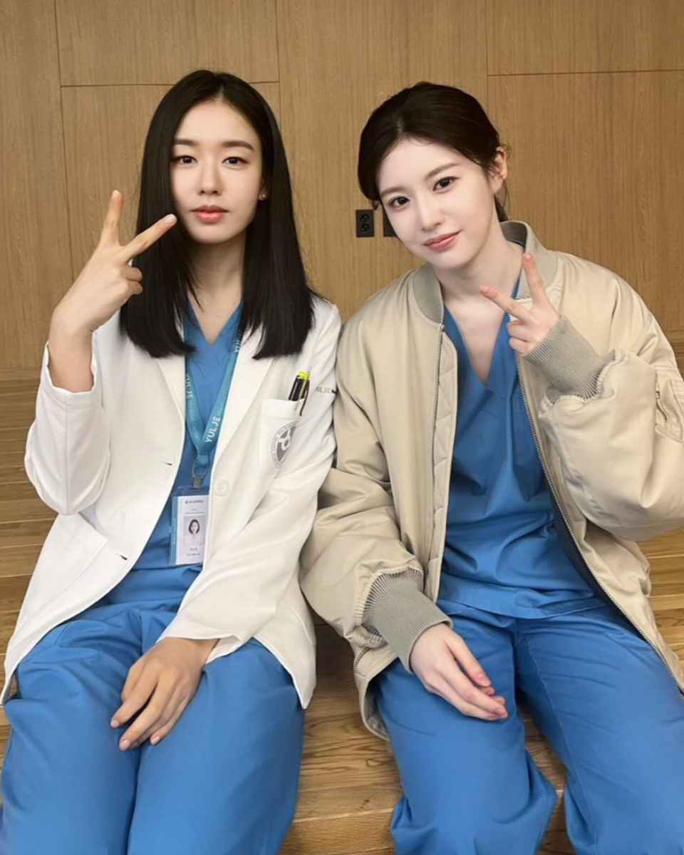 언슬전 속 비현실적인 고윤정 미모
이 언니 머리숱까지 타고났네..✨ 이미지2