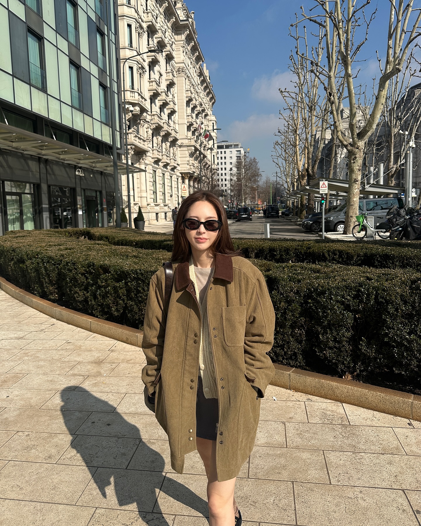 간절기에만 누릴 수 있는 아우터🤎

상대적으로 짧은 간절기 시즌에는 다양한 아우터를 시도해 볼 수 있는 좋은 기회죠! 그래서 준비한, 지금만 누릴 수 있는 아우터 3가지를 소개해 드릴게요.✨

1. 워크 자켓
2. 니트 가디건
3. 데님 자켓 이미지7