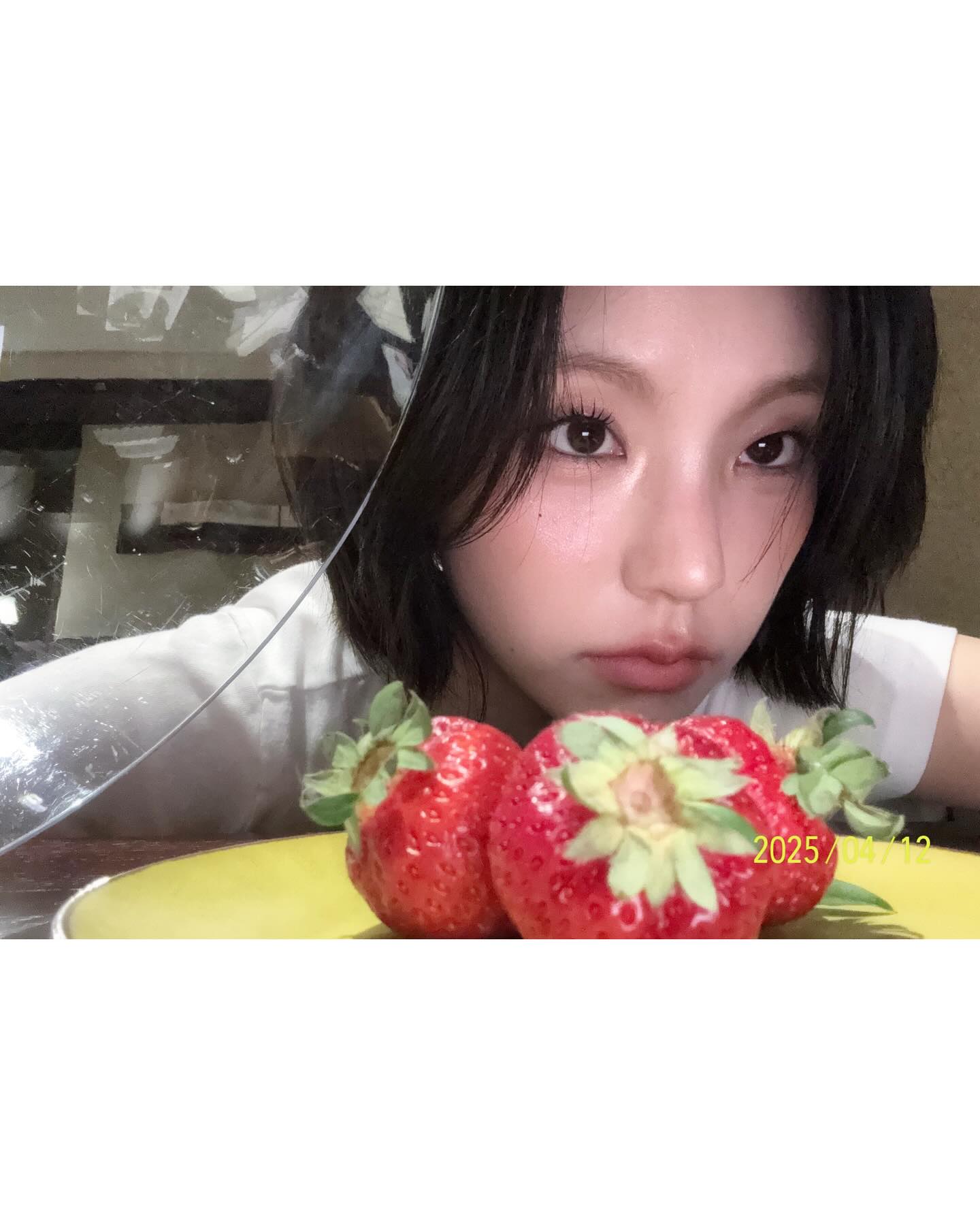 찐 AI같은 칼단발 예지🖤✨ 이미지6