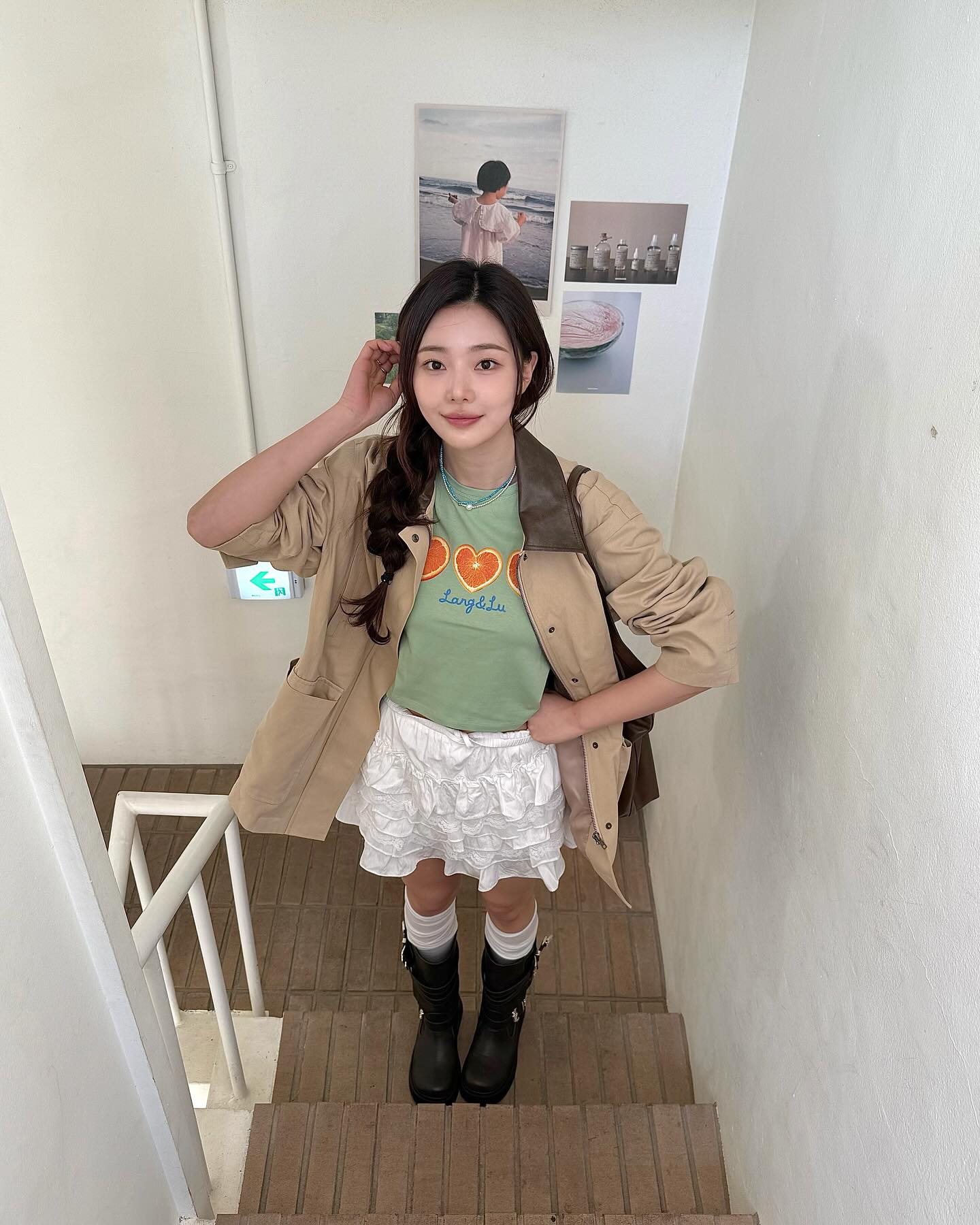 간절기에만 누릴 수 있는 아우터🤎

상대적으로 짧은 간절기 시즌에는 다양한 아우터를 시도해 볼 수 있는 좋은 기회죠! 그래서 준비한, 지금만 누릴 수 있는 아우터 3가지를 소개해 드릴게요.✨

1. 워크 자켓
2. 니트 가디건
3. 데님 자켓 이미지4