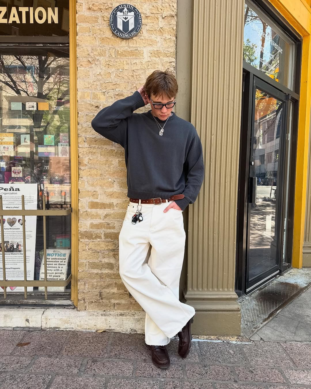 흰 바지는 지금🕊️ 이미지