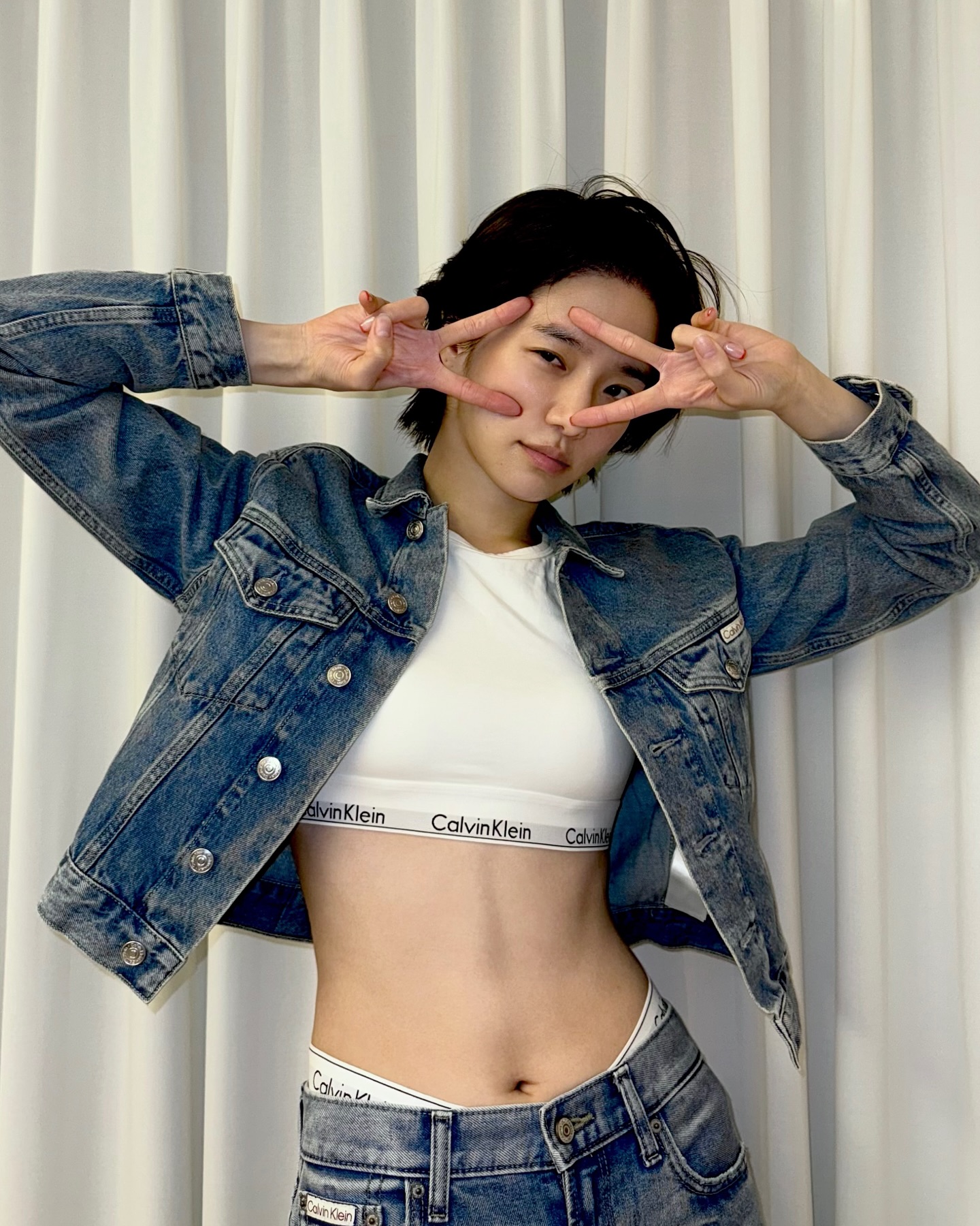 간절기에만 누릴 수 있는 아우터🤎

상대적으로 짧은 간절기 시즌에는 다양한 아우터를 시도해 볼 수 있는 좋은 기회죠! 그래서 준비한, 지금만 누릴 수 있는 아우터 3가지를 소개해 드릴게요.✨

1. 워크 자켓
2. 니트 가디건
3. 데님 자켓 이미지6