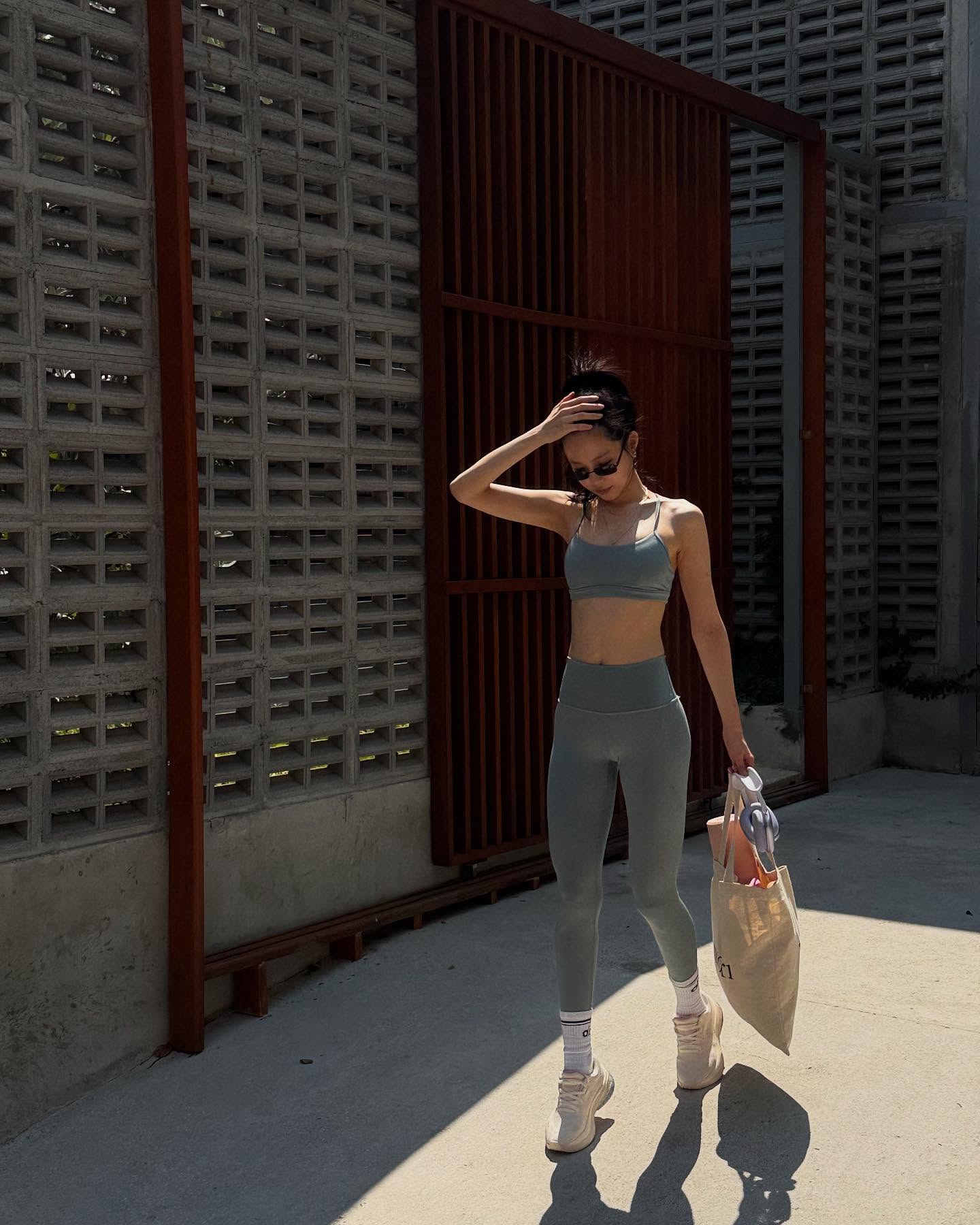 편하고 핏 예쁜 알로 운동복🖤
데일리룩 코디로 즐기기 좋은 @알로 요가 이미지