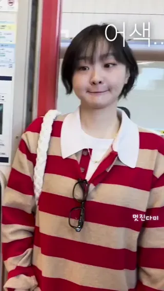 얘 ⬅️ 김다미 다람쥐…🐿️
언니 너무 귀여워용❤️🤍캐시미어 럭비 셔츠, 맘에 드는데???
- 럭비 셔츠: 게스트 인 레지던스, 53만 원 이미지