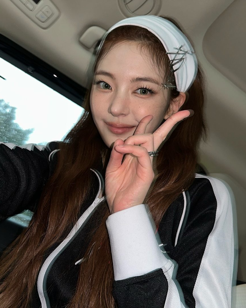 잘못 자른 앞머리 이걸로 가리자💖
헤어 액세서리로 센스있게 커버하기✔️ 이미지8