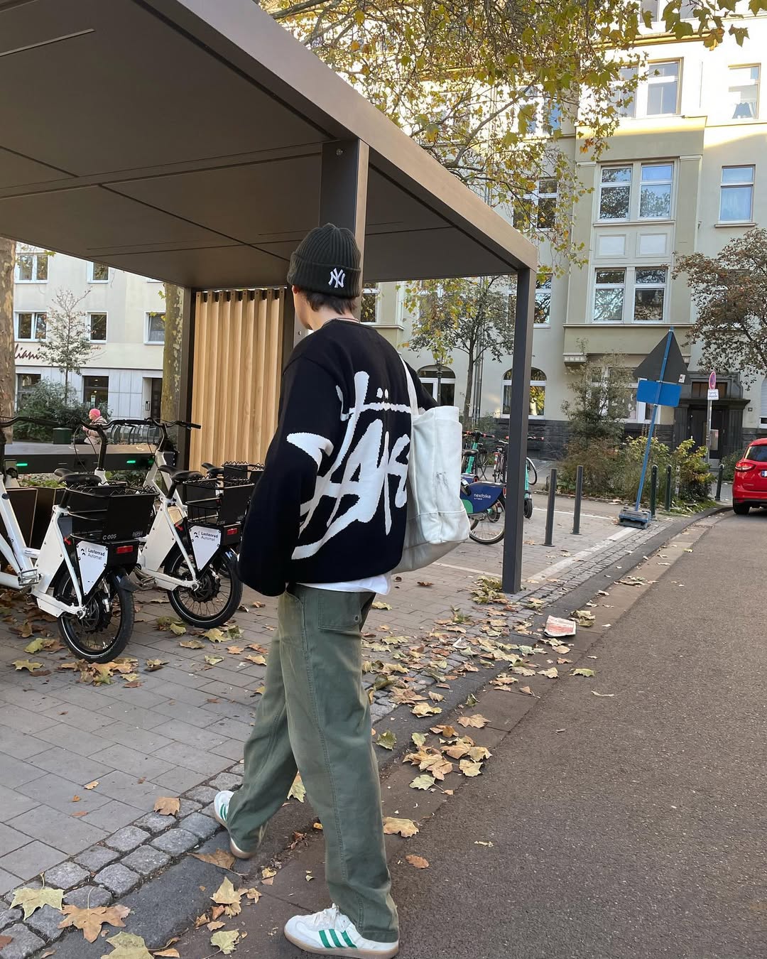 핀터 감성에는 삼선 신발로📸 이미지6