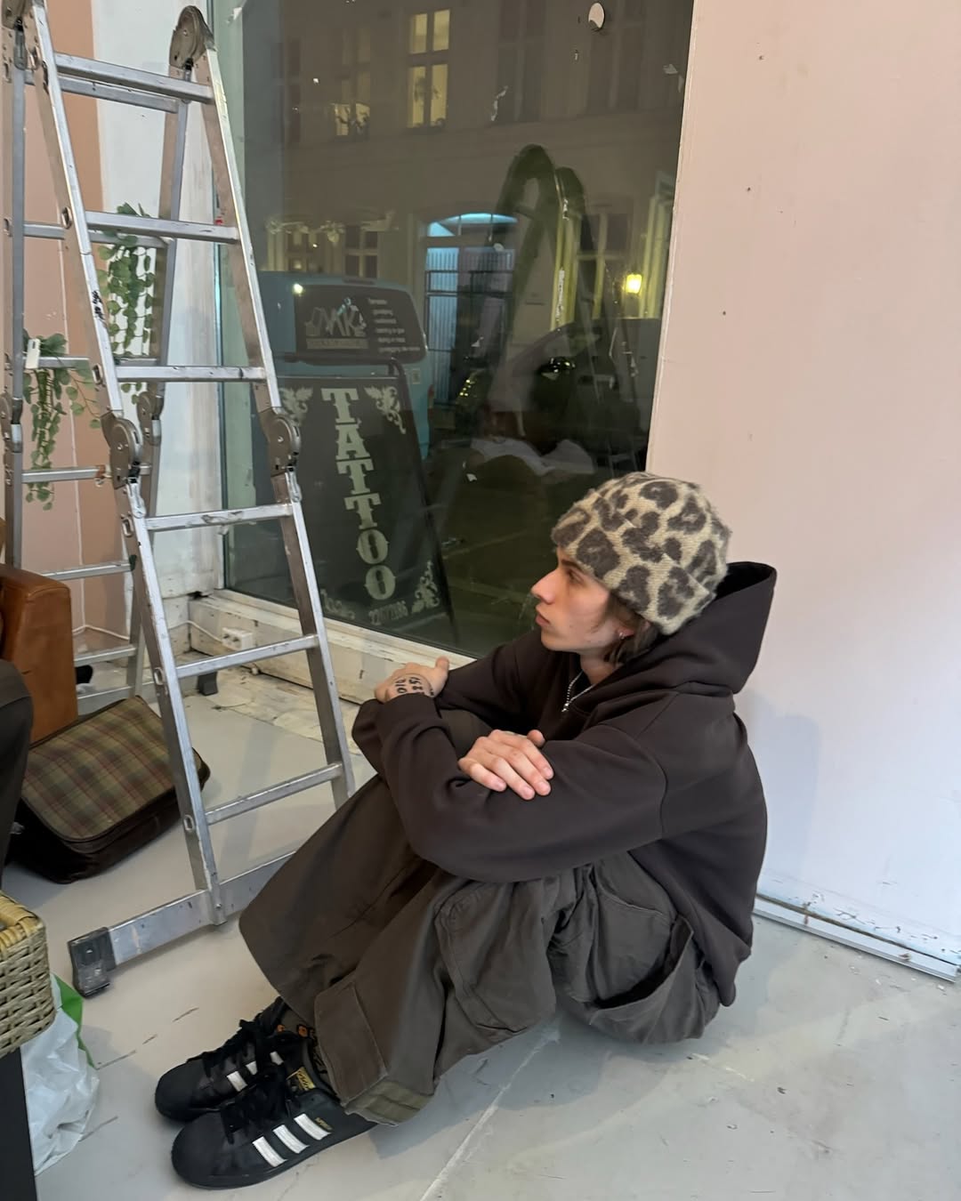 핀터 감성에는 삼선 신발로📸 이미지