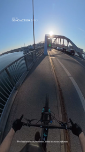 다리를 건너는 또 다른 방법?! 🌉 이미지