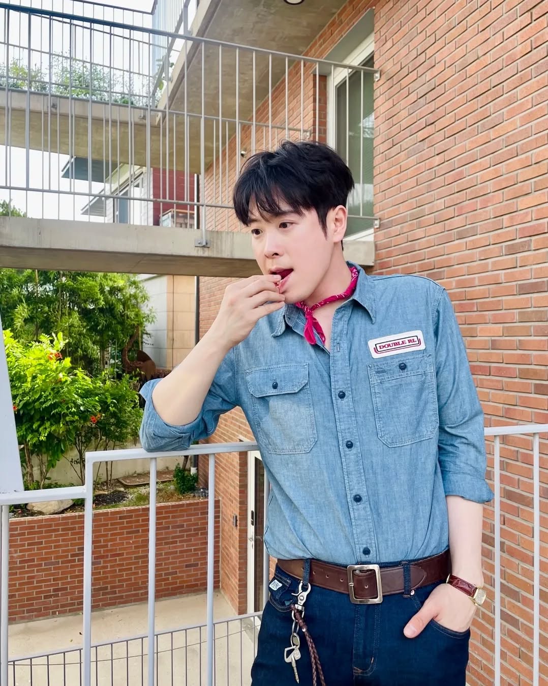 데님셔츠는 요즘이 제철👔 이미지3