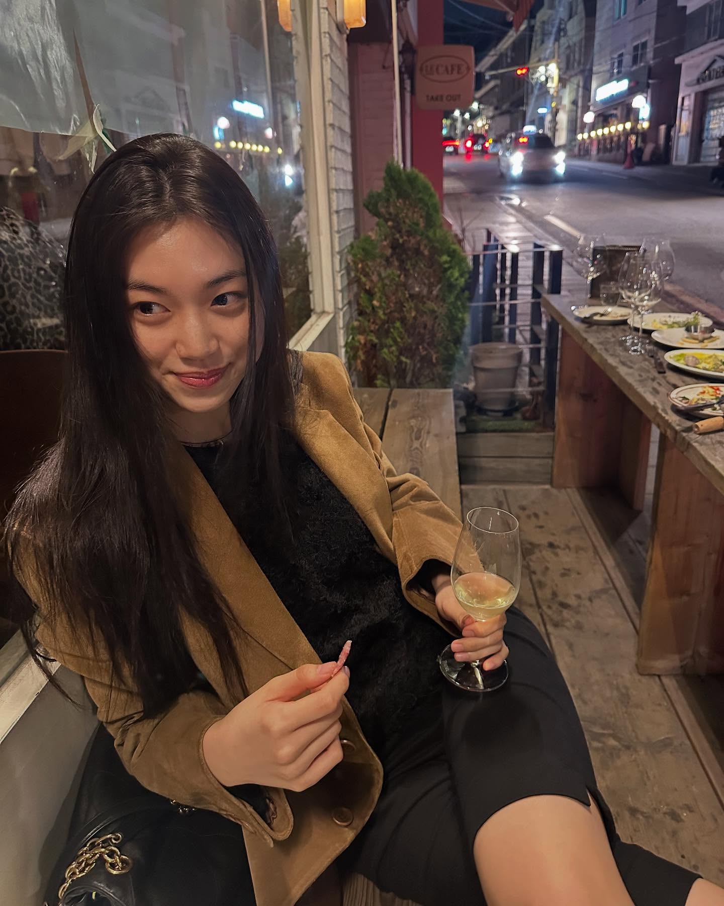 아침저녁엔🤎얇은 자켓 걸치기 이미지