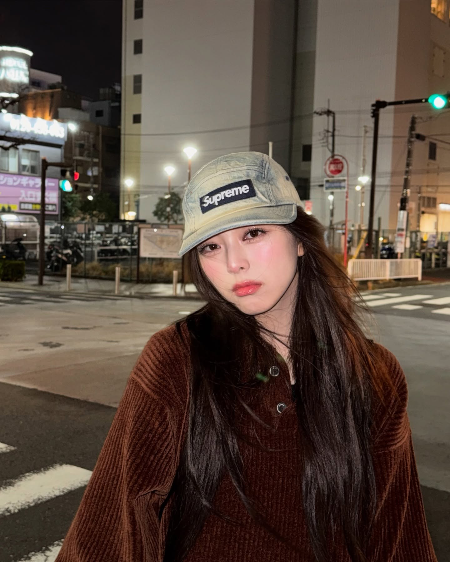 캐주얼룩 마무리는 슈프림 캠프캡🩶 이미지