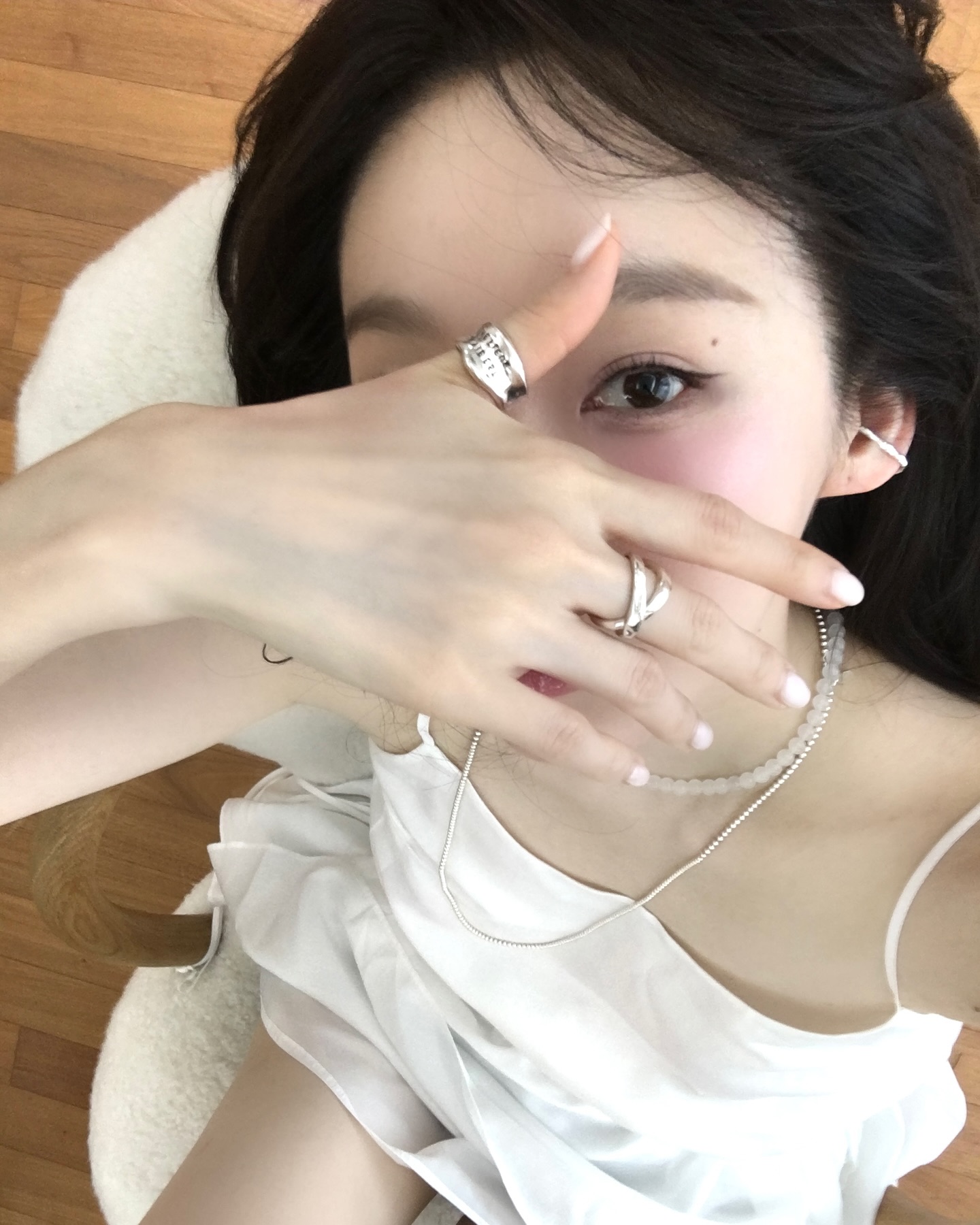미감 좋은 셀럽들의 뷰티 브랜드💖

평소 미적감각이 좋기로 소문난 셀럽들이 있죠! 그런 셀럽들이 운영하는 뷰티 브랜드라 하면 두 말 할것도 없이 믿고 보게 되는데요. 대표적으로 어떤 브랜드들이 있는지 소개해드릴게요.✨

1. 강민경 - 포트레 (Portré)
2. 전소미 - 글맆 (GLYF)
3. 시미헤이즈 - 시미헤이즈 뷰티 (SIMIHAZE BEAUTY)
4. 헤일리 비버 - 로드 (rhode) 이미지