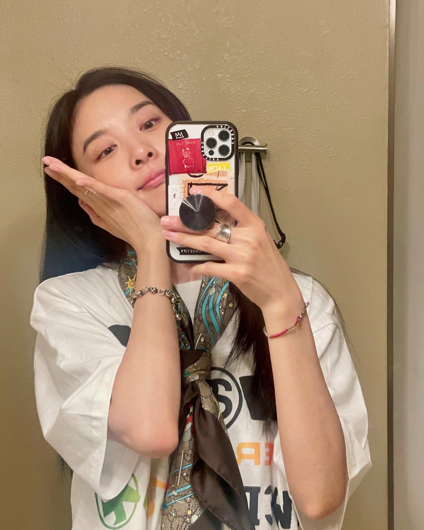 셀럽들이 선택한 반팔티는 스투시Ⓢ
한 장으로 포인트 주기에 이만한 게 없지😊 이미지7