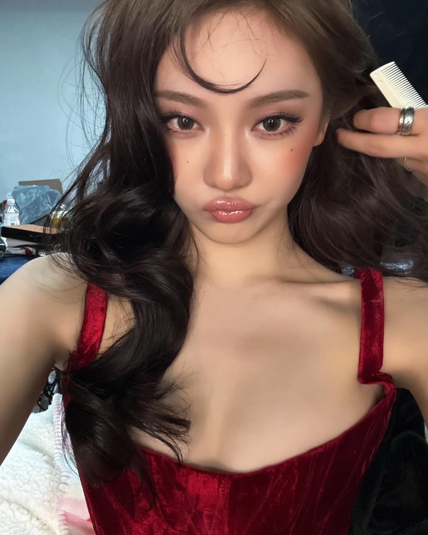 불가리 화보 속 고혹적인 닝닝❤️
진한 음영 메이크업도 찰떡이잖아🤦🏻‍♀️ 이미지9