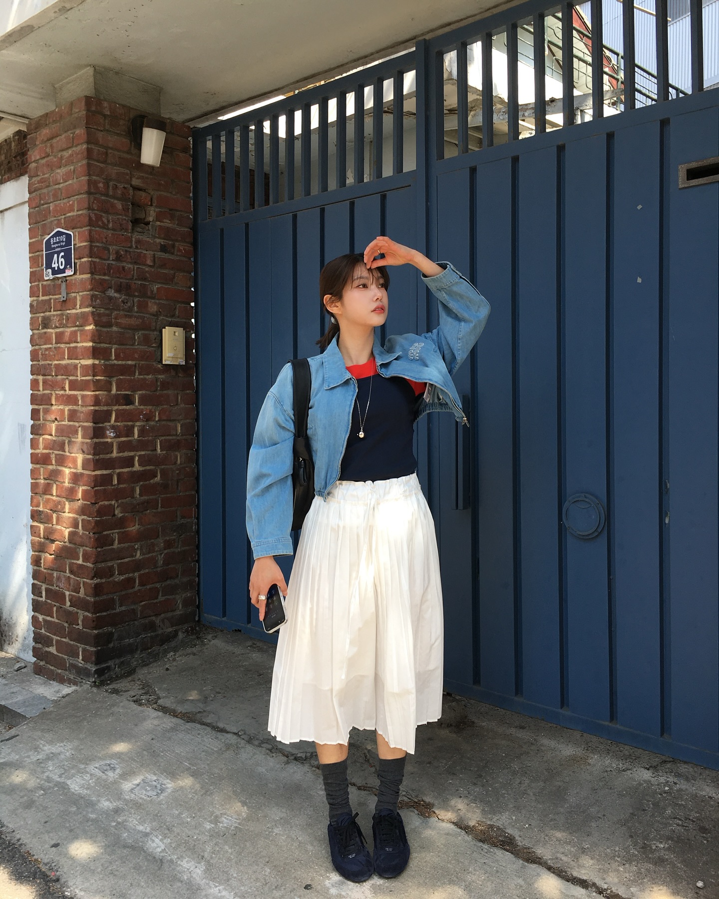 꾸안꾸에 화사함 한 스푼🤍 이미지