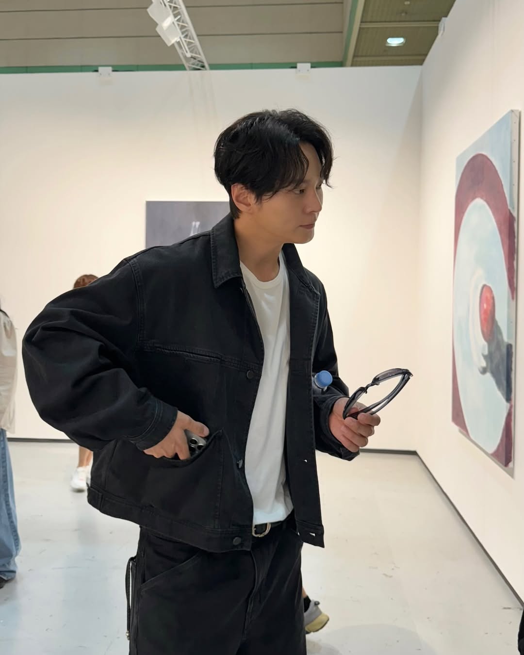 무심하게 흑청자켓🐦⬛ 이미지