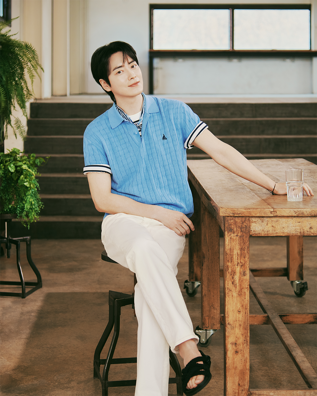 차주영의 우아함 비결💚🤍
가볍고 부드러운 빈폴솔솔니트🚲🍃여름 니트룩 따라해봐

빈폴이 25SS 캠페인을 선보였습니다.

빈폴 엠버서더 차주영의 우아함과 이준혁의 청량한 화보를 통해 여름에도 스타일리쉬하게 입는 코디를 제안합니다.

올 여름을 시원하게 만들어 줄 ‘솔솔’ 나를 감싸듯 시원한 여름 니트를 활용해보세요. 이미지2