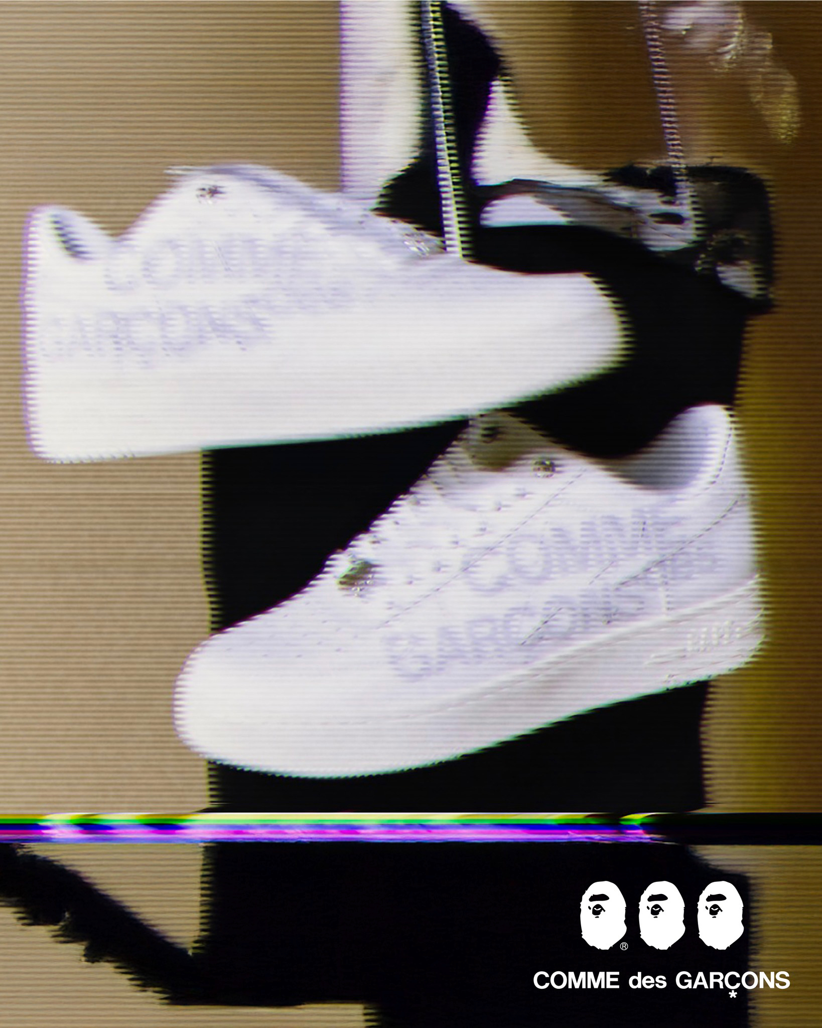 베이프 x 꼼데가르송 컬렉션 공개🦍

베이프(BAPE)스토어 꼼데가르송(COMME des GARÇONS)오사카점 오픈 5주년을 기념해 특별한 한정 컬렉션을 선보입니다.

화이트 어퍼에 그레이 레터링을 입힌 'BAPE STA™' 스니커즈, 오리지널 카모플라주 패턴과 'CDG OSAKA BAPE' 로고가 더해진 티셔츠, 코치 재킷, 숄더백까지.

이번 컬렉션은 4월 29일부터 오사카 매장에서 단독 발매될 예정입니다.

스트릿과 하이엔드가 만나는 순간👟✨ 이미지