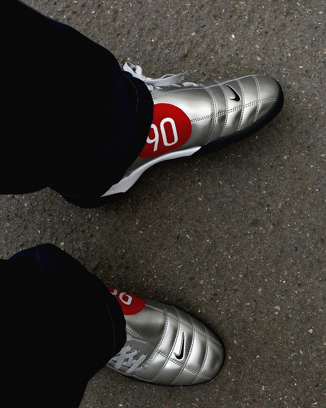 메탈릭한 나이키 토탈90⚽️ 이미지"