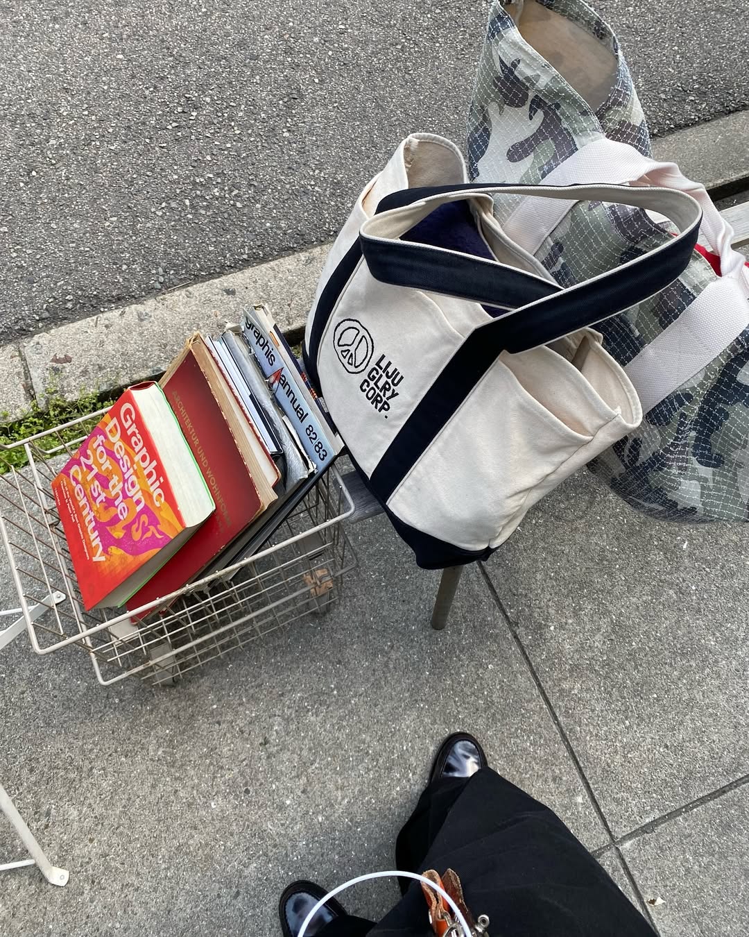 이 계절 토트백은 이걸로👜 이미지