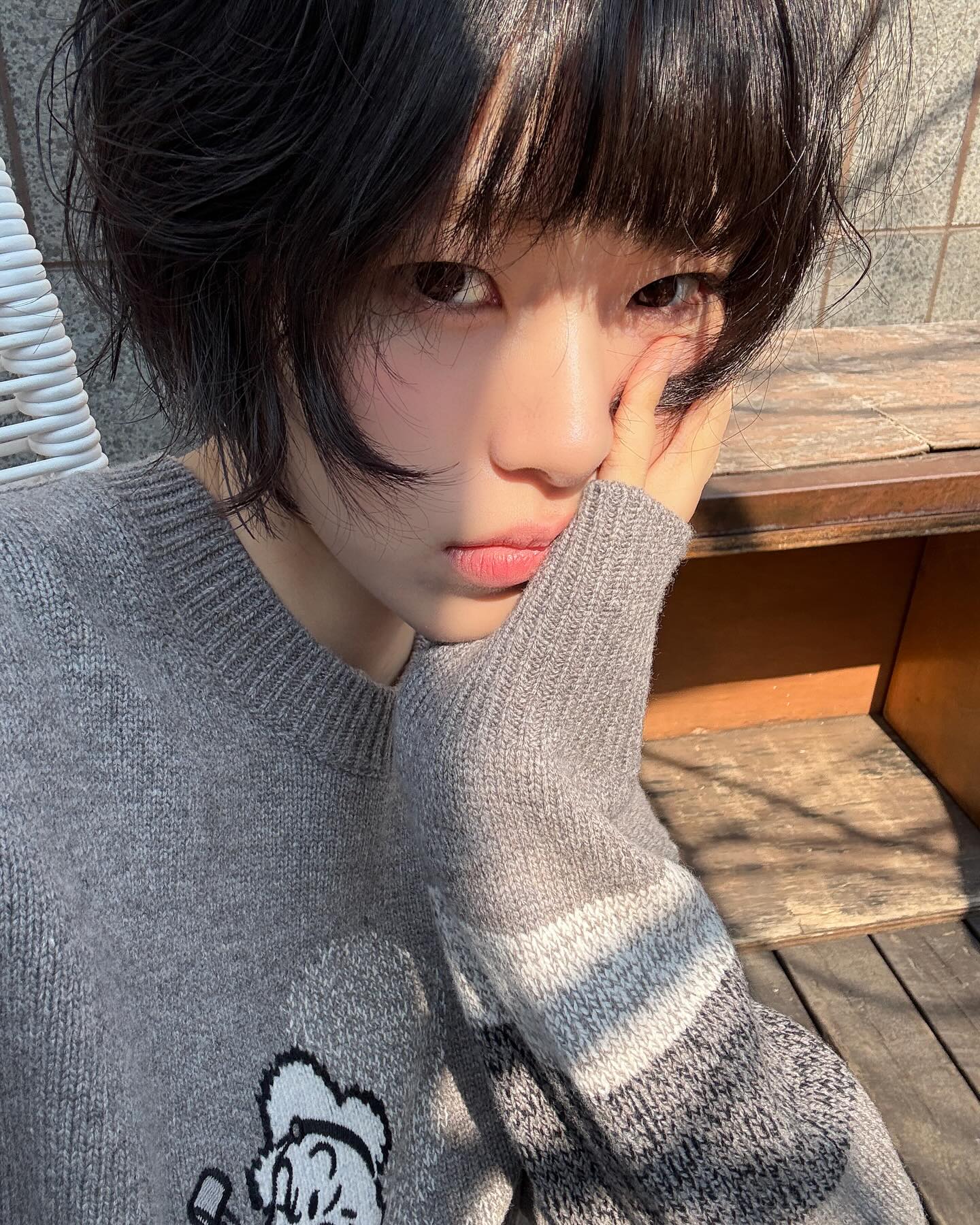 학씨 딸❤️💛사실 예전부터 단발좌
이수경의 힙한 일상룩에 숏컷 조합💇🏻‍♀️🎣너무 예뻐요 이미지6