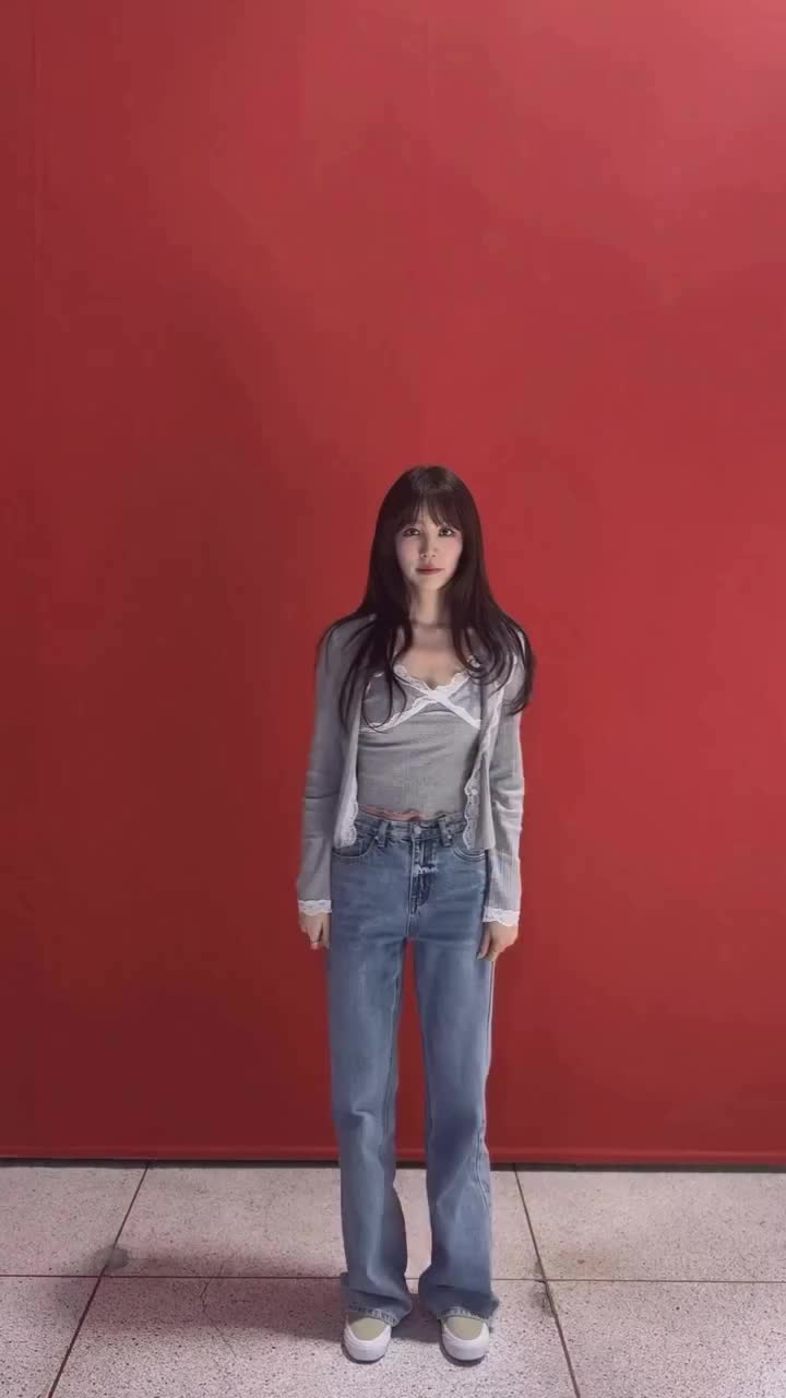 이 분은 방부제 은혜를 받나…🩶💙
가디건에 데님룩🧶아직도 한창 아이돌 같아요 이미지