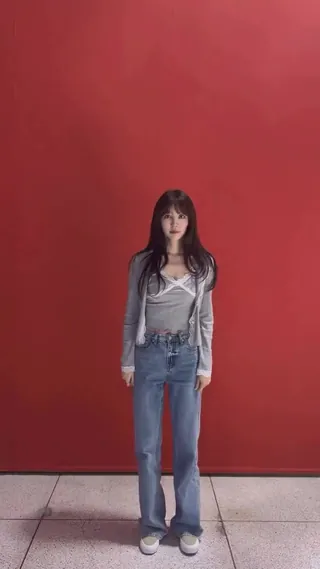 이 분은 방부제 은혜를 받나…🩶💙
가디건에 데님룩🧶아직도 한창 아이돌 같아요 이미지