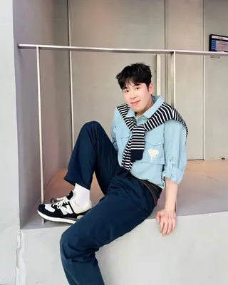 다들 하나는 있는 블루셔츠👔 이미지