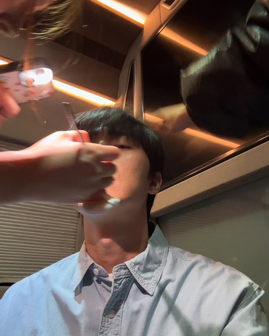 다들 하나는 있는 블루셔츠👔 이미지