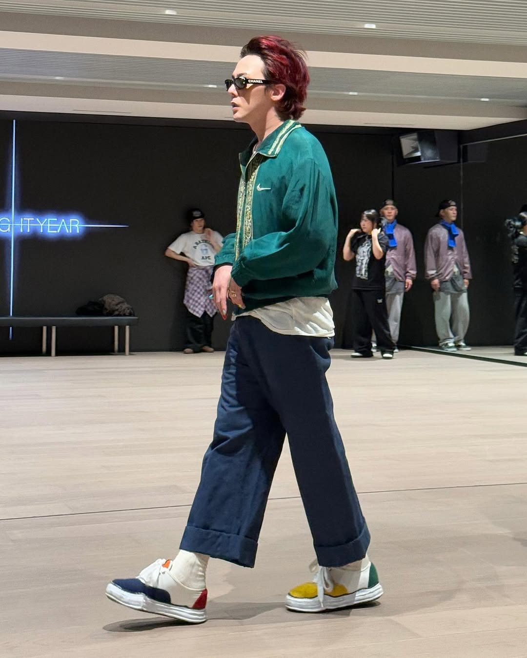 지디 애착템 미하라야스히로👟 이미지