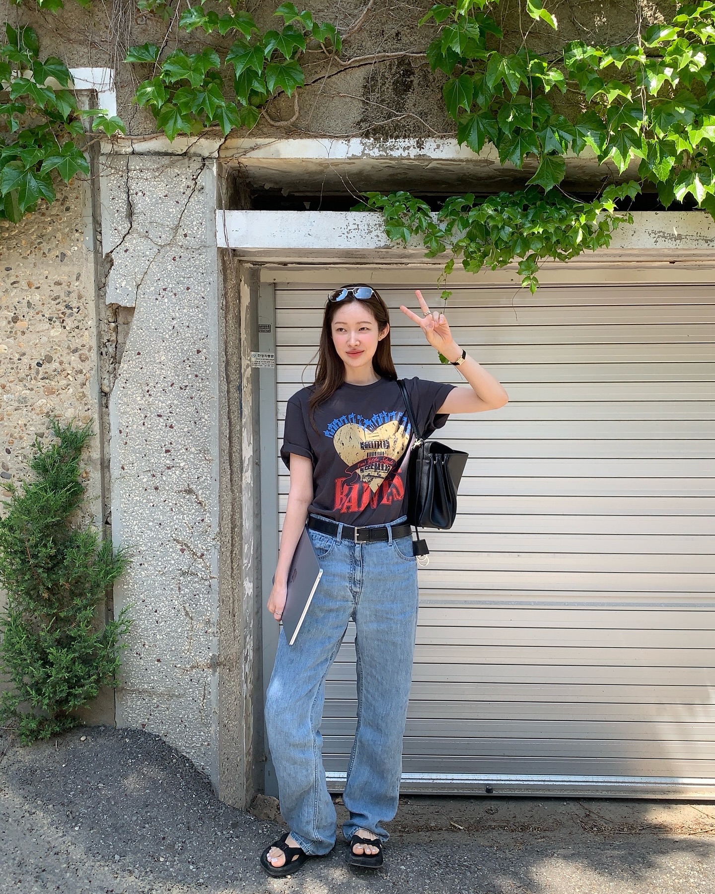 정원언니🖤❤️여름 반팔티 공식 이미지