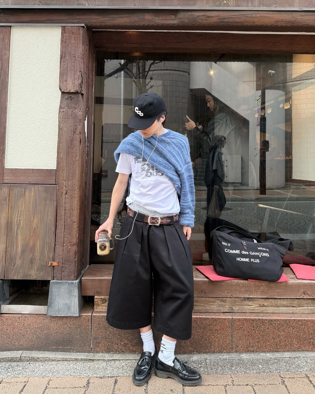요즘 날씨 특:반만 입어야됨🤪 이미지