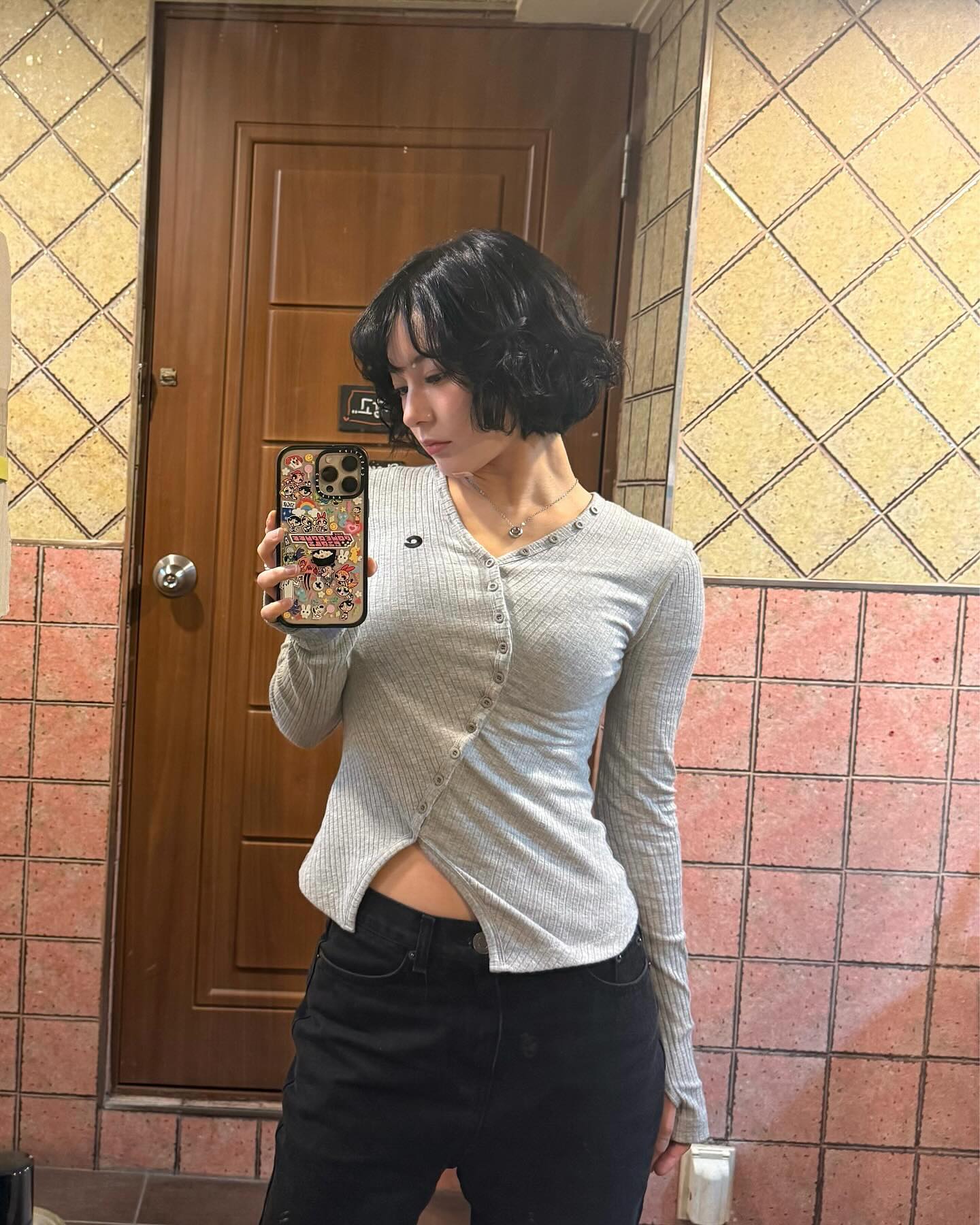 빤스런 신입크루🩷🖤아라타 모모코
사복룩 코디까지 좋자나🏃🏻‍♀️🌸 연기, 분위기 너무 예뻐요! 이미지