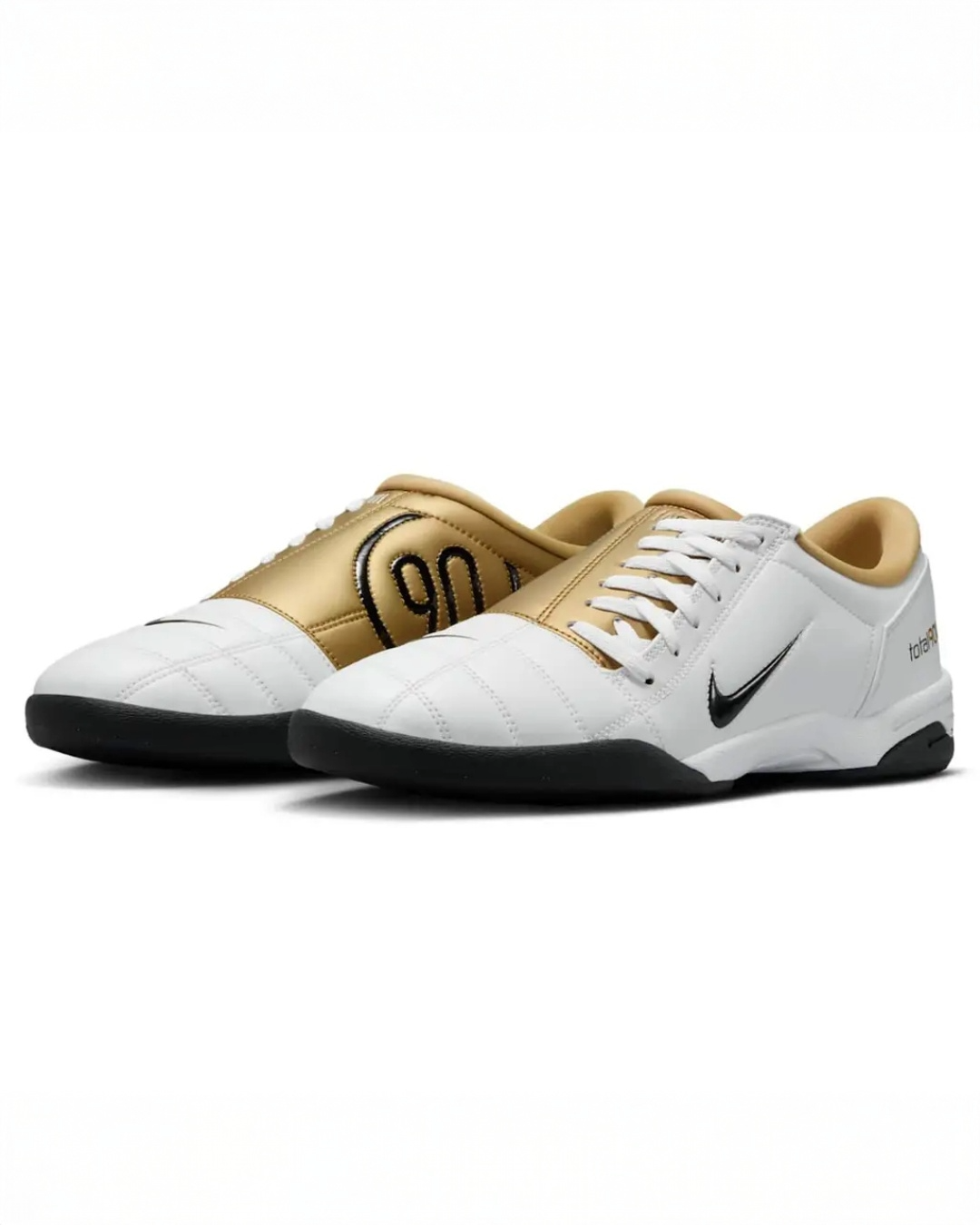 전설과 전설의 만남, 호나우지뉴 x 트래비스 스캇🔥
바르셀로나의 전설 호나우지뉴와 트래비스 스캇이 한 프레임에 담겼습니다.
두 사람은 FC 바르셀로나 x 캑터스잭 협업 컬렉션을 착용하고 등장했고 호나우지뉴는 클래식한 나이키 토탈90, 스캇은 캑터스잭 점프맨 스니커를 신어 각자의 상징을 드러냈습니다.
축구와 스트릿, 두 아이콘의 만남⚽️🌵 이미지7