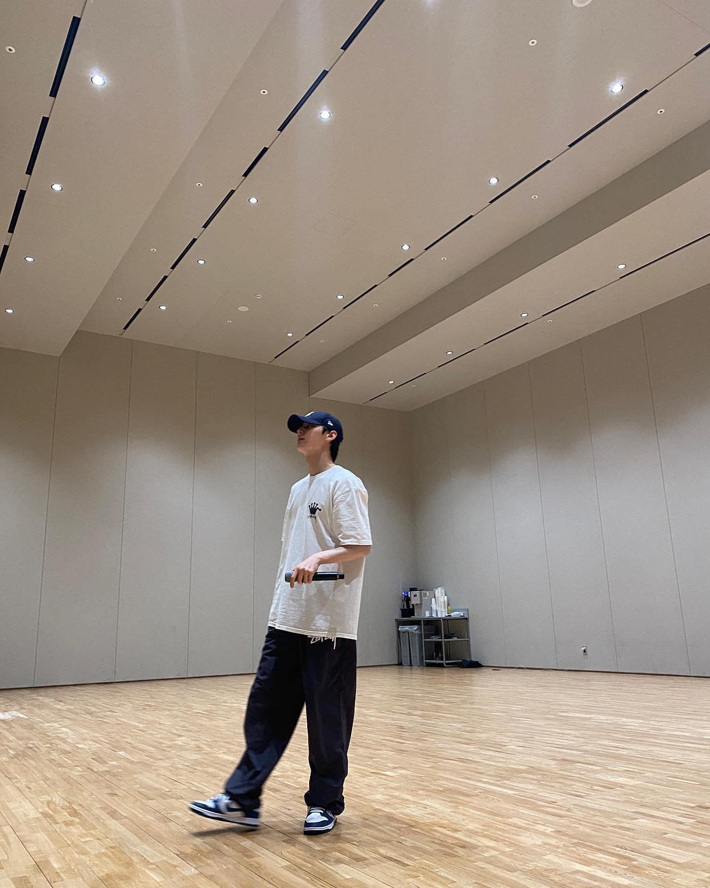 여름에도 포기할 수 없는 스트릿☀️
스투시로 해결하기🎱 이미지7