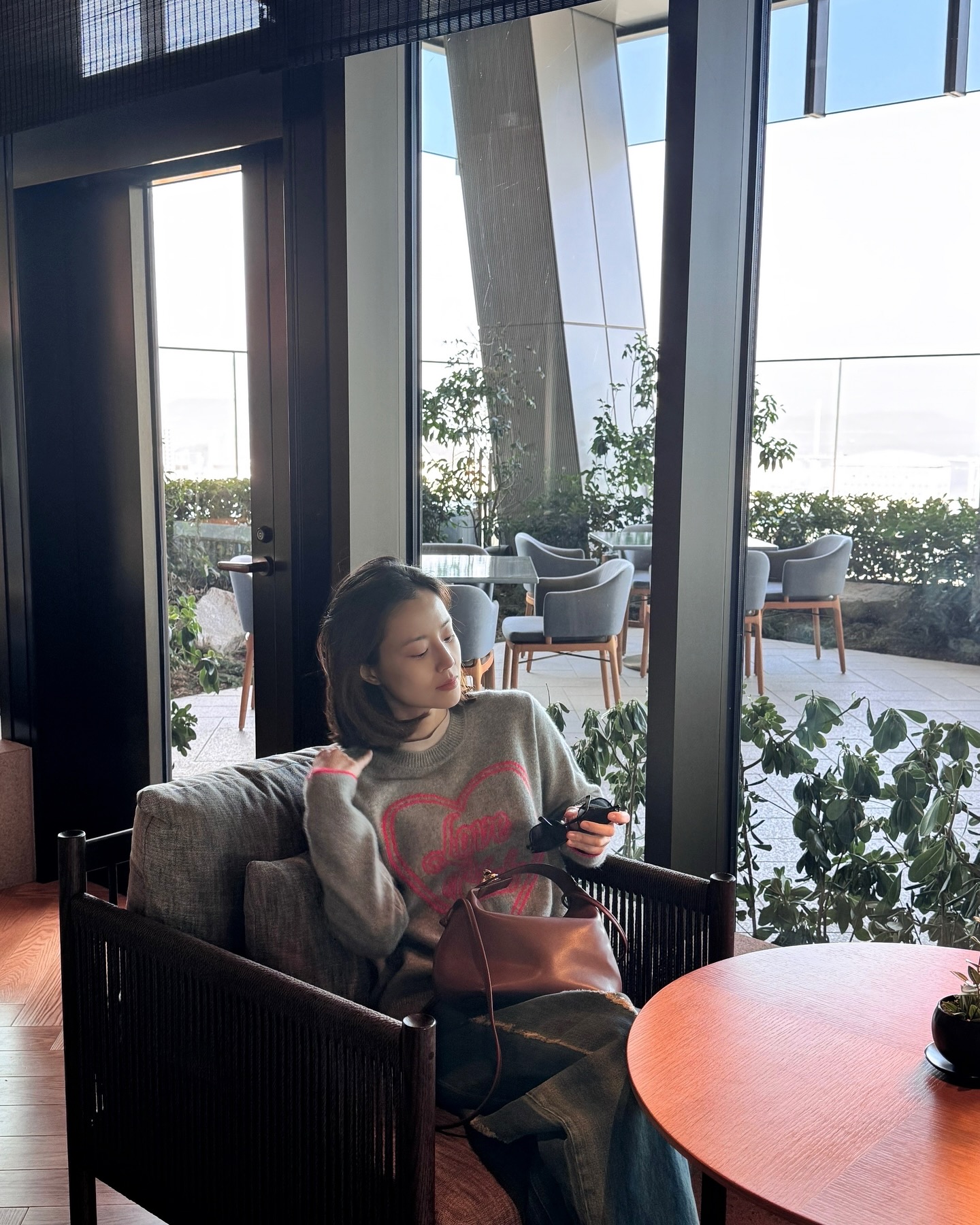 단발병 오는 문채원 뉴 헤어🙍🏻♀️ 이미지5