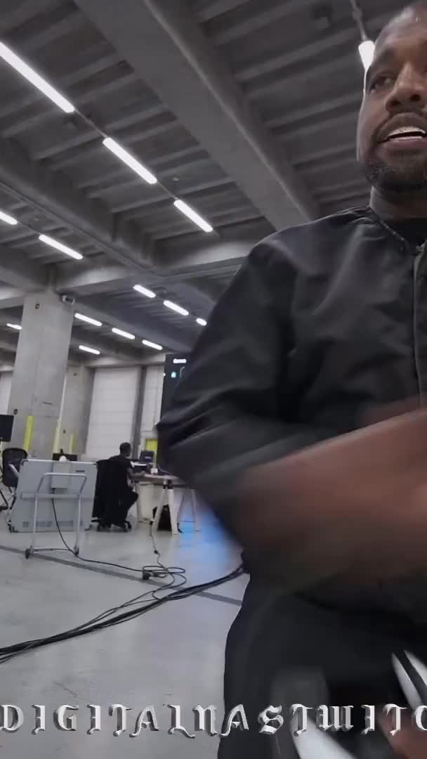 이건 저장 후 가끔씩 들어주겠습니다🖖🏿💪🏿칸예 형님 내한 전 따라리라 후후후 이미지