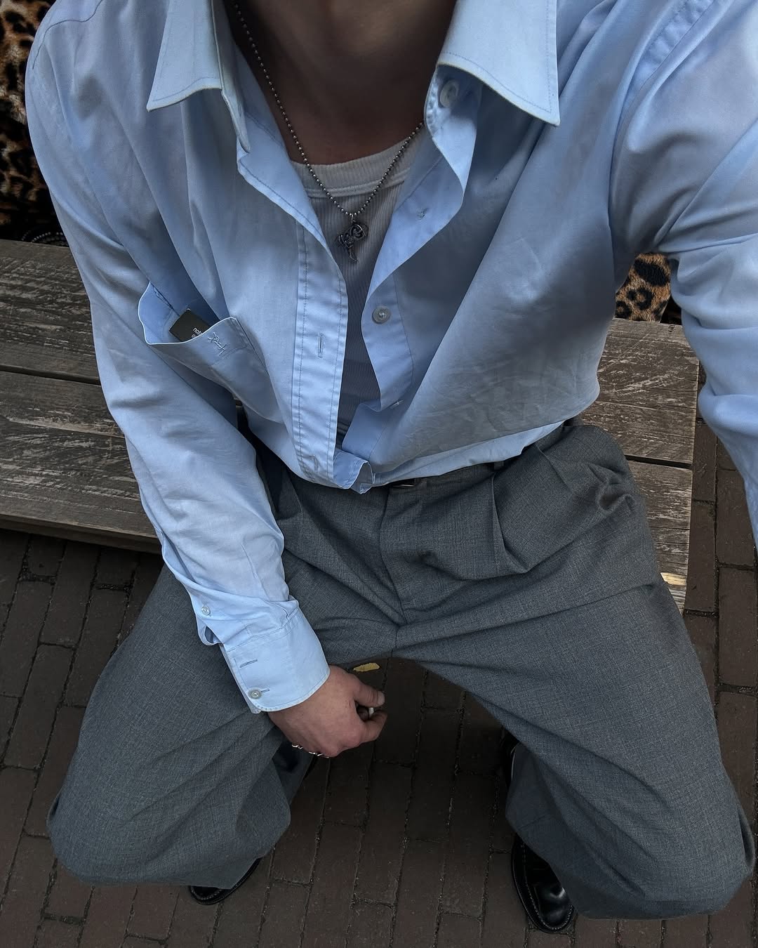 더위 대비할 땐 블루셔츠👔 이미지"